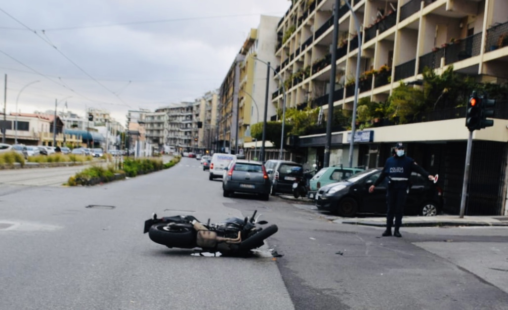 Scontro Auto Moto In Viale Della Libert Ferito Centauro Messina Oggi