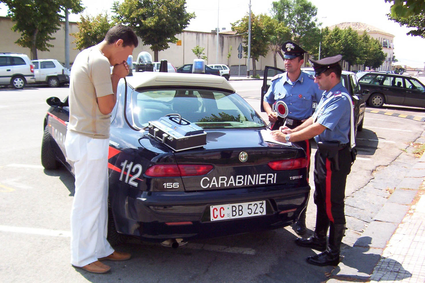 Carabinieri setacciano la riviera: controllati 250 veicoli ed oltre 500 persone