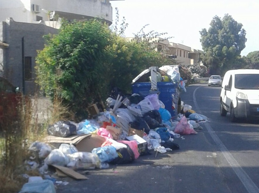 Santa Margherita "ostaggio" della spazzatura e degli incivili