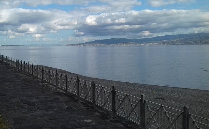 La terra trema nel Messinese, scossa al largo della costa nord-orientale. Scossa anche alle Eolie