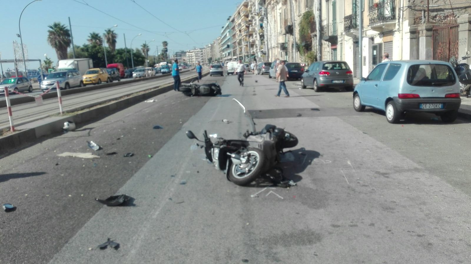 Viale della Libertà, tremendo impatto: 5 feriti, 2 in codice rosso. Bloccate Panoramica e Riviera