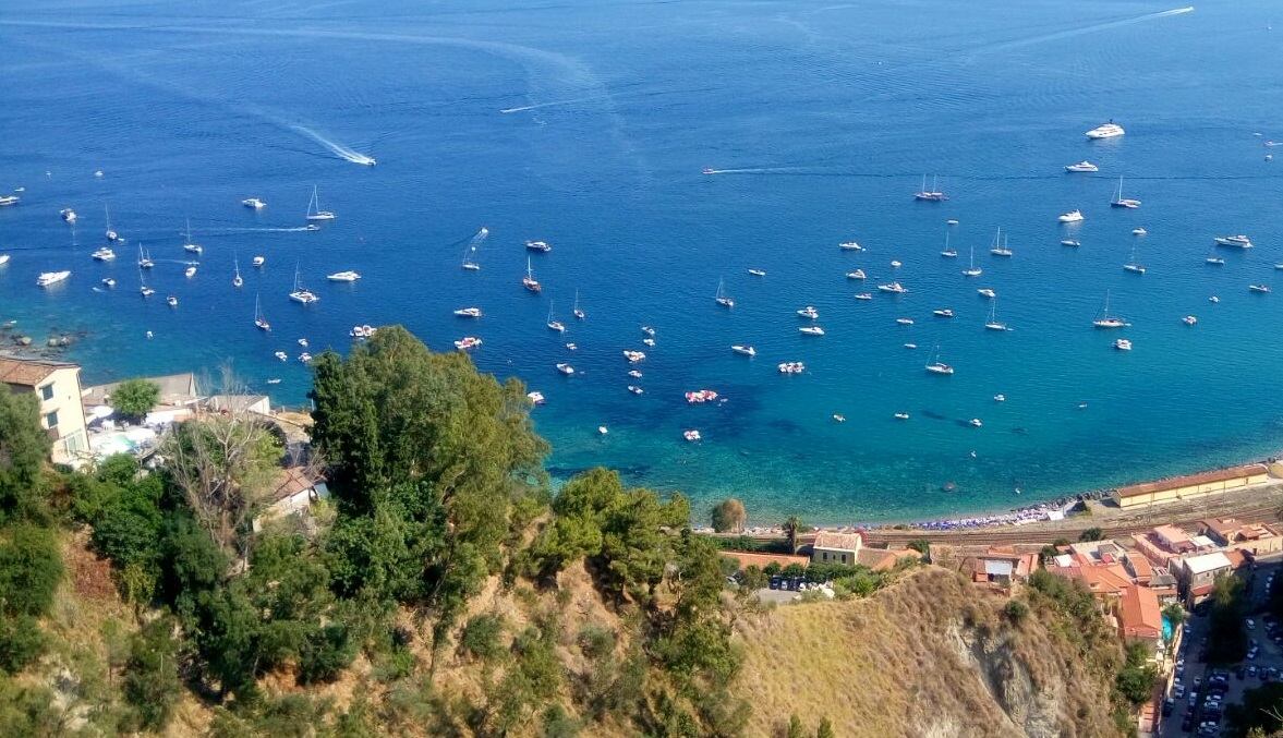 Boom di yacht nella baia di Villagonia, ma il diportismo non decolla