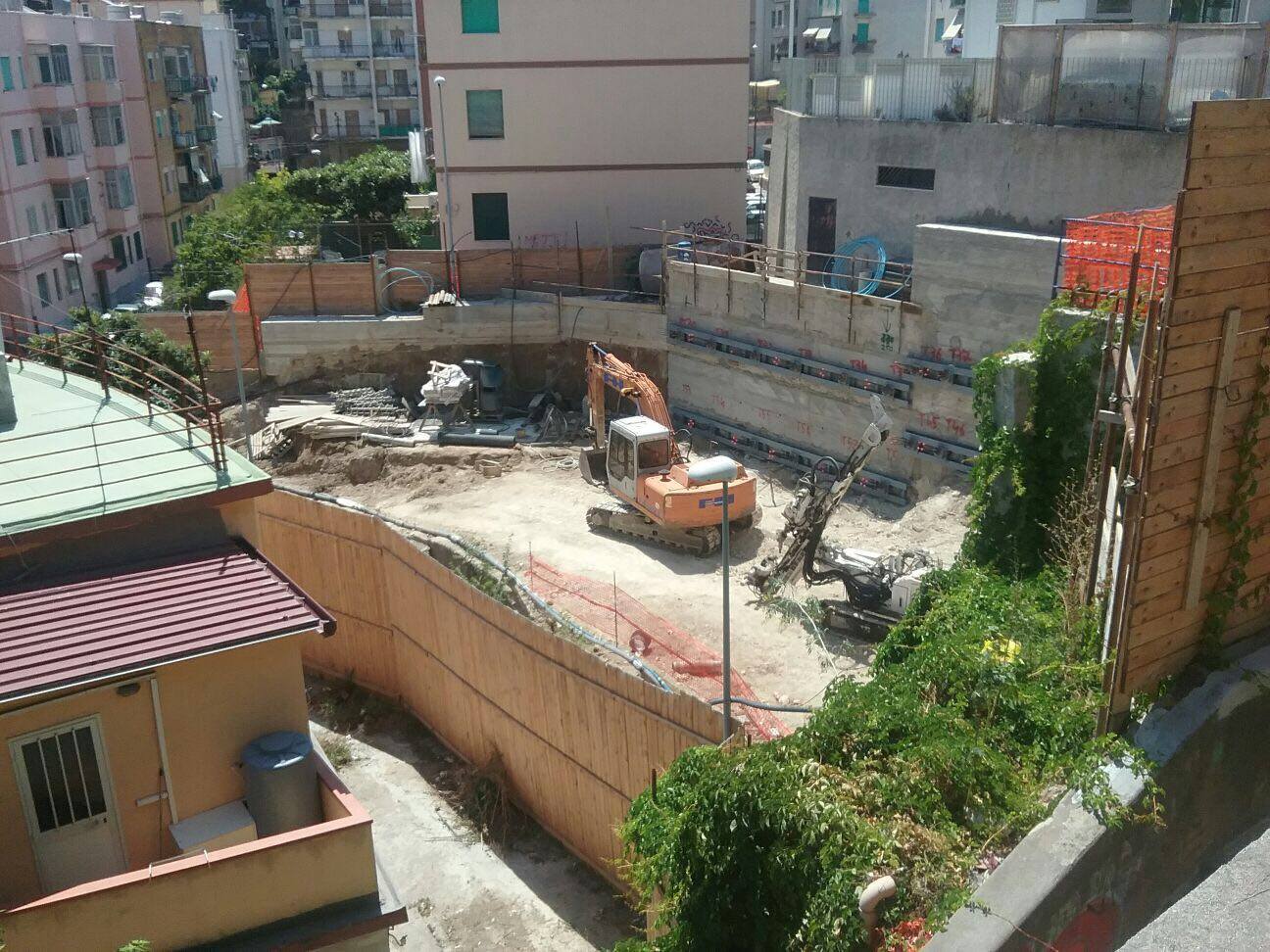 “Grattacielo” Blue Line S. Licandro, V Quartiere insorge: Costruzione dubbia. Servono risposte