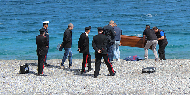 Ripescato in mare un cadavere, appartiene a un 64enne