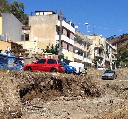 Condotta idrica S. Michele, Adamo: E’ normale che stia nel torrente? Nuova strada