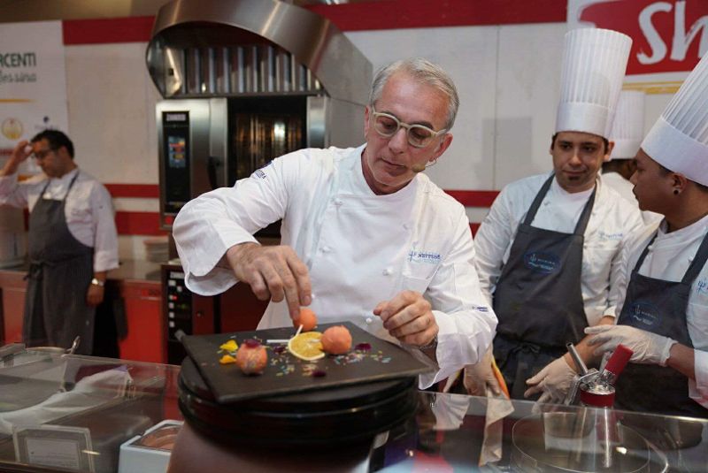 Uova perfette e Lollipop di cassata: lo chef Caliri si esibisce allo Street Food