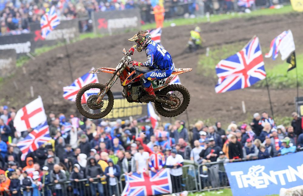 Motocross: Tony Cairoli in grande spolvero in Indonesia, che duello con Herlings