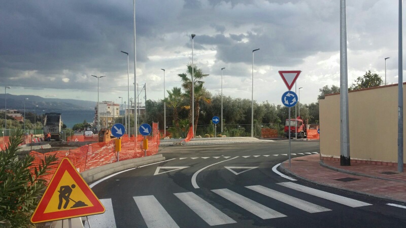 Viale Stagno d'Alcontres: lavori in corso. Viabilità a rischio per la rotatoria