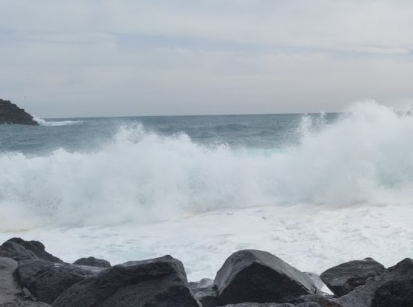 Maltempo: pioggia e vento in città, disagi e mare mosso alle Eolie