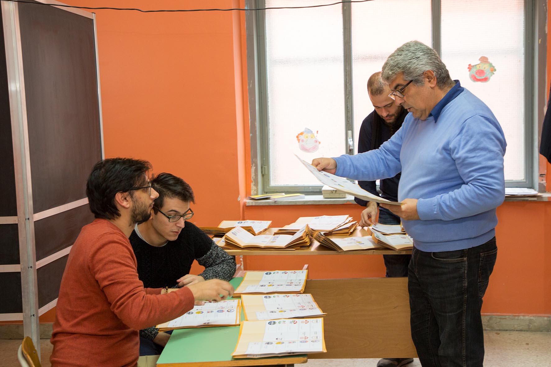 Seggi vegliati tutta la notte, a Messina il 51,69% dei votanti