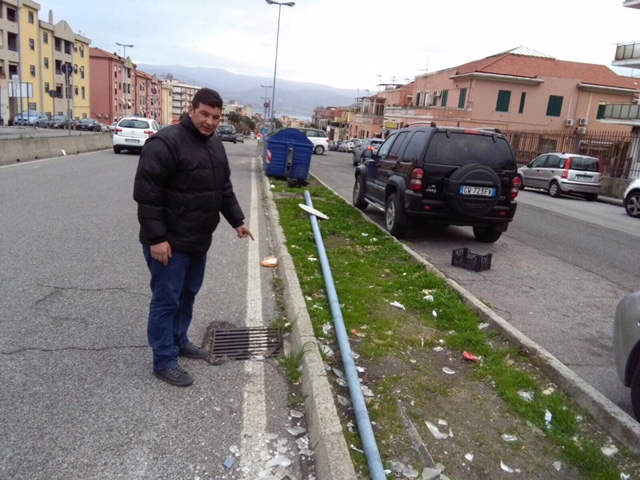 Viale Giostra, si schianta un palo della luce. L'allarme di Bucalo