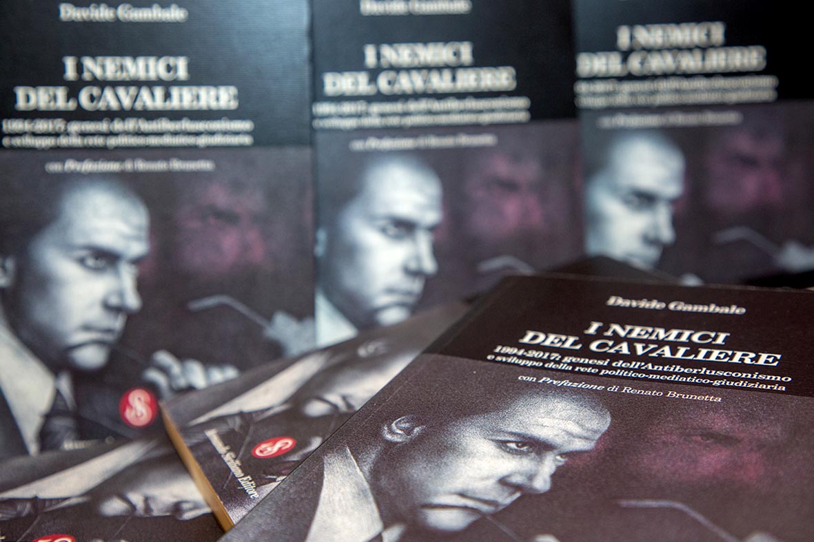 Presentato "I nemici del Cavaliere", il libro di Davide Gambale