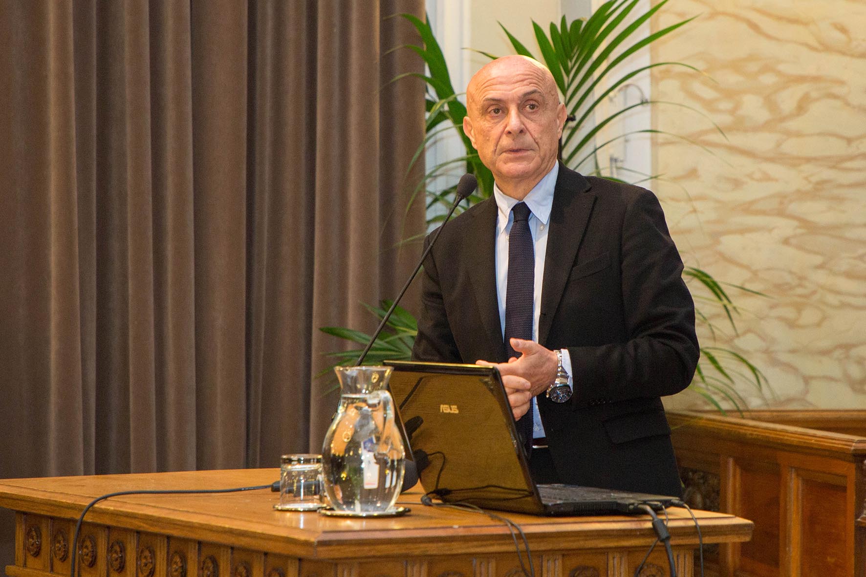 Minniti apre Anno Accademico peloritano: Messina è un pezzo di storia. Sfruttiamo sua centralità nell'inquieto Mediterraneo