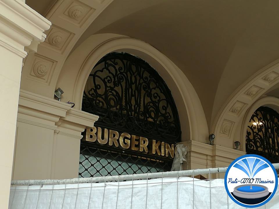 Burger King in Galleria Vittorio Emanuele III è realtà dal 13. Scoglio: Un Comune perspicace avrebbe privilegiato Caffè Letterario