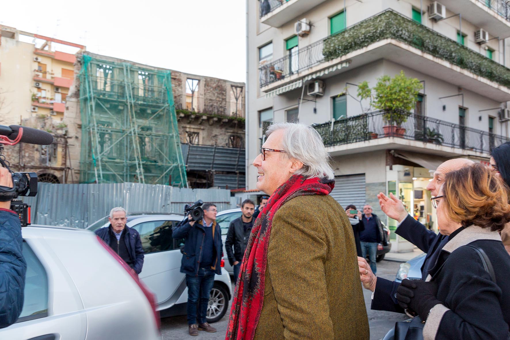 Sgarbi a Largo Avignone: Controversa vicenda giudiziaria motiva abbattimento rudere. Si mantenga facciata settecentesca anche su grattacielo