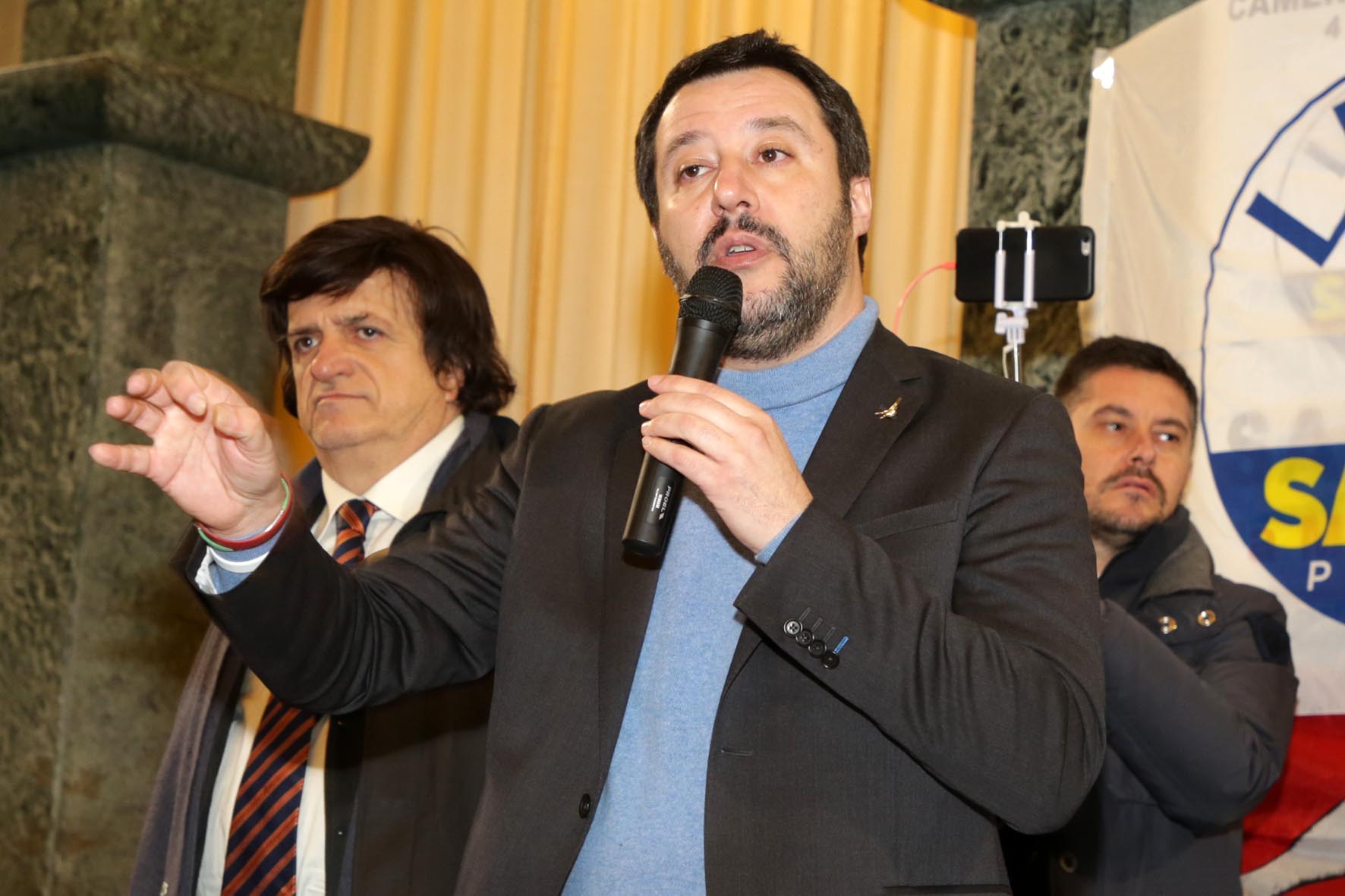 Salvini: "Regalerò diritto alla normalità, non ho 80 euro a persona"