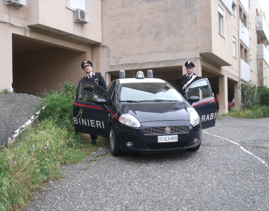 Rubavano motociclette in centro, due giovani arrestati dai carabinieri