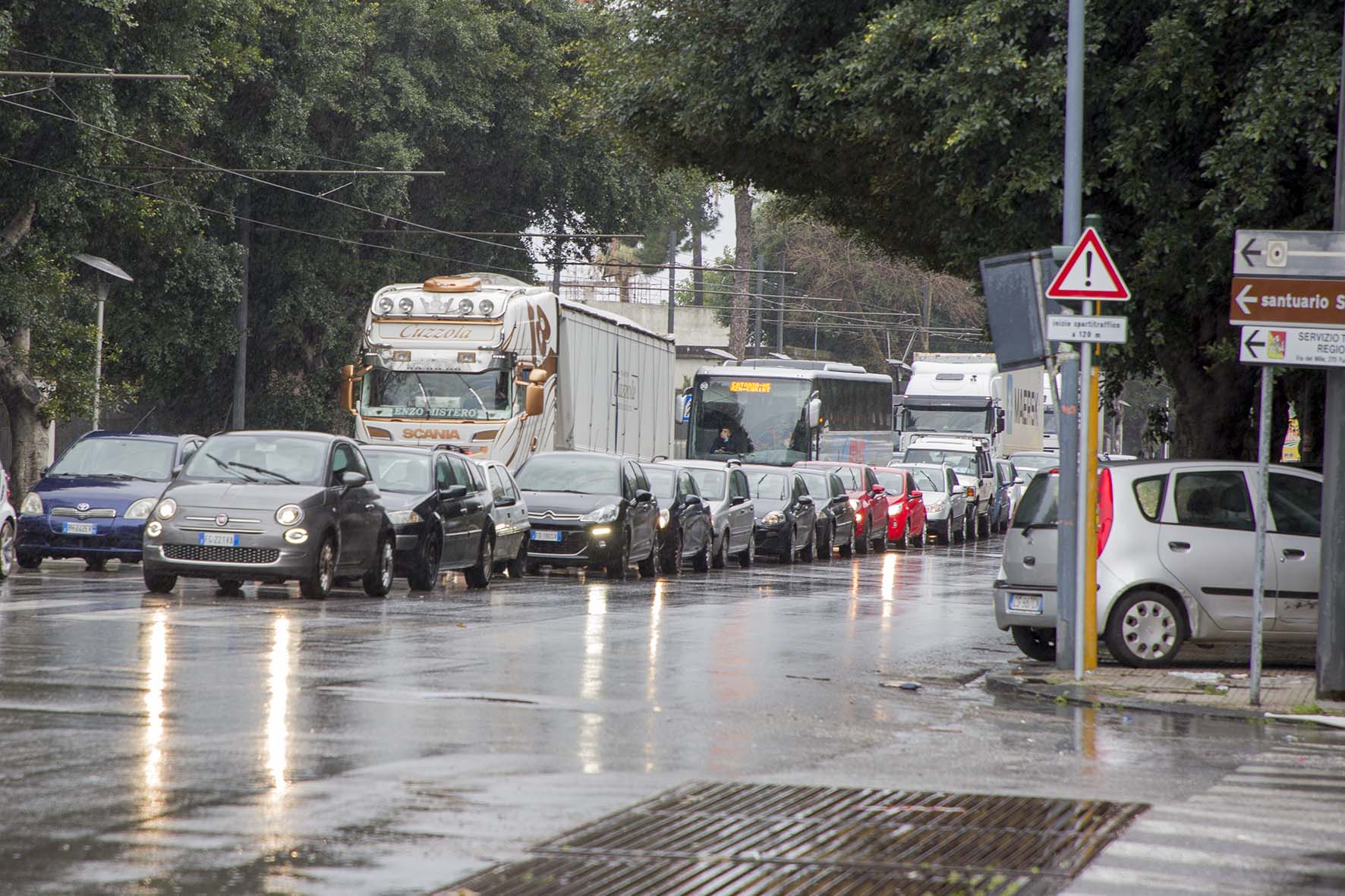 Gioveni: "Messina ostaggio dei Tir, servono soluzioni"