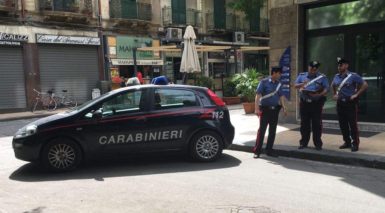 Piazza Cairoli più sicura, i carabinieri schierano unità anti-terrorismo