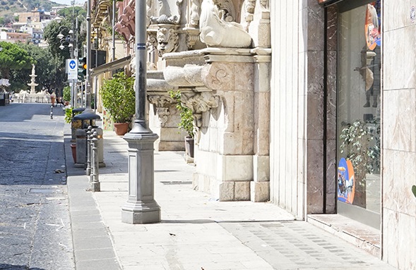 Manutenzione del basolato lavico, interventi in via Primo Settembre