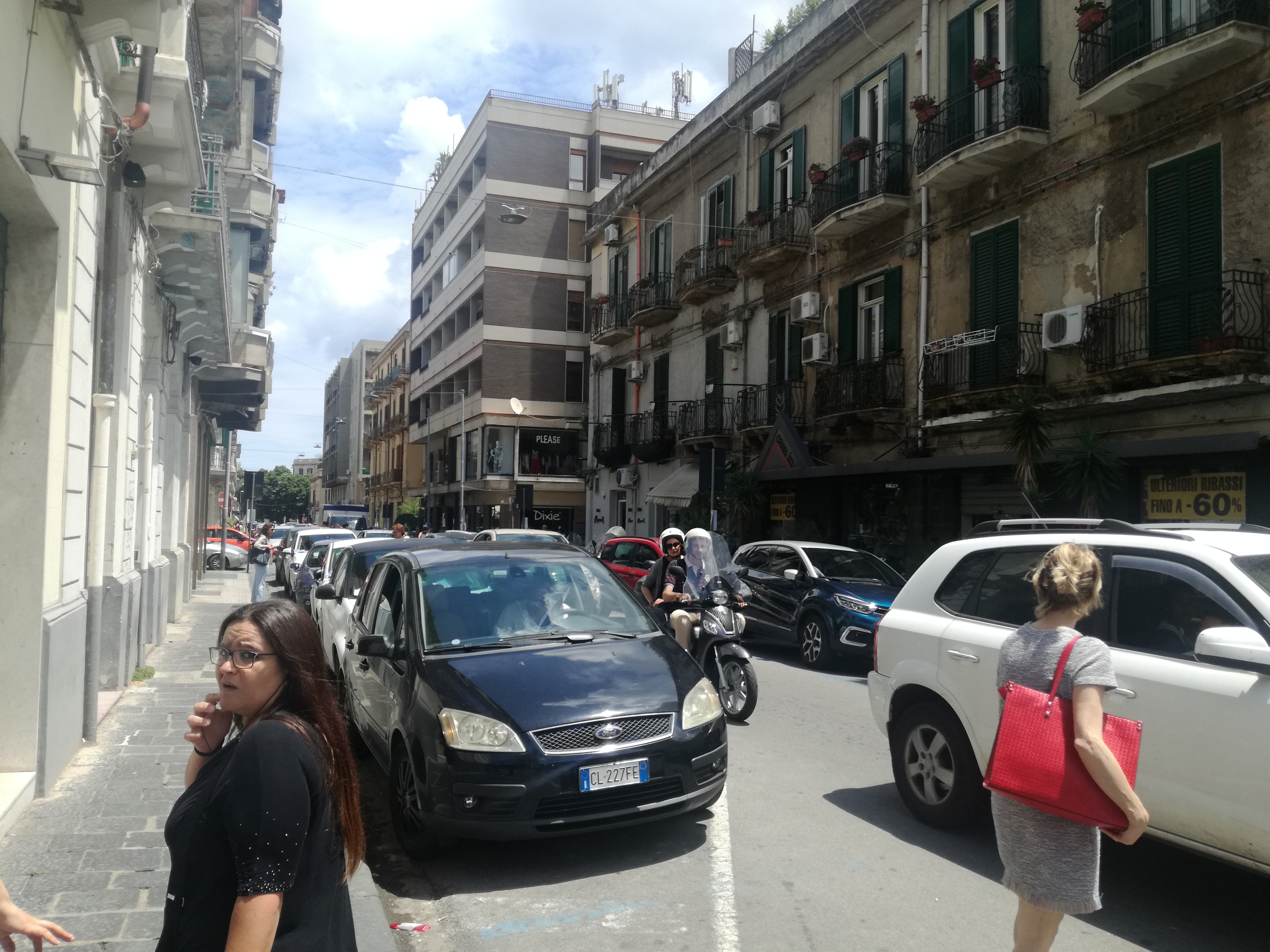 Fratellini Messina, via dei Mille si è svegliata sotto shock