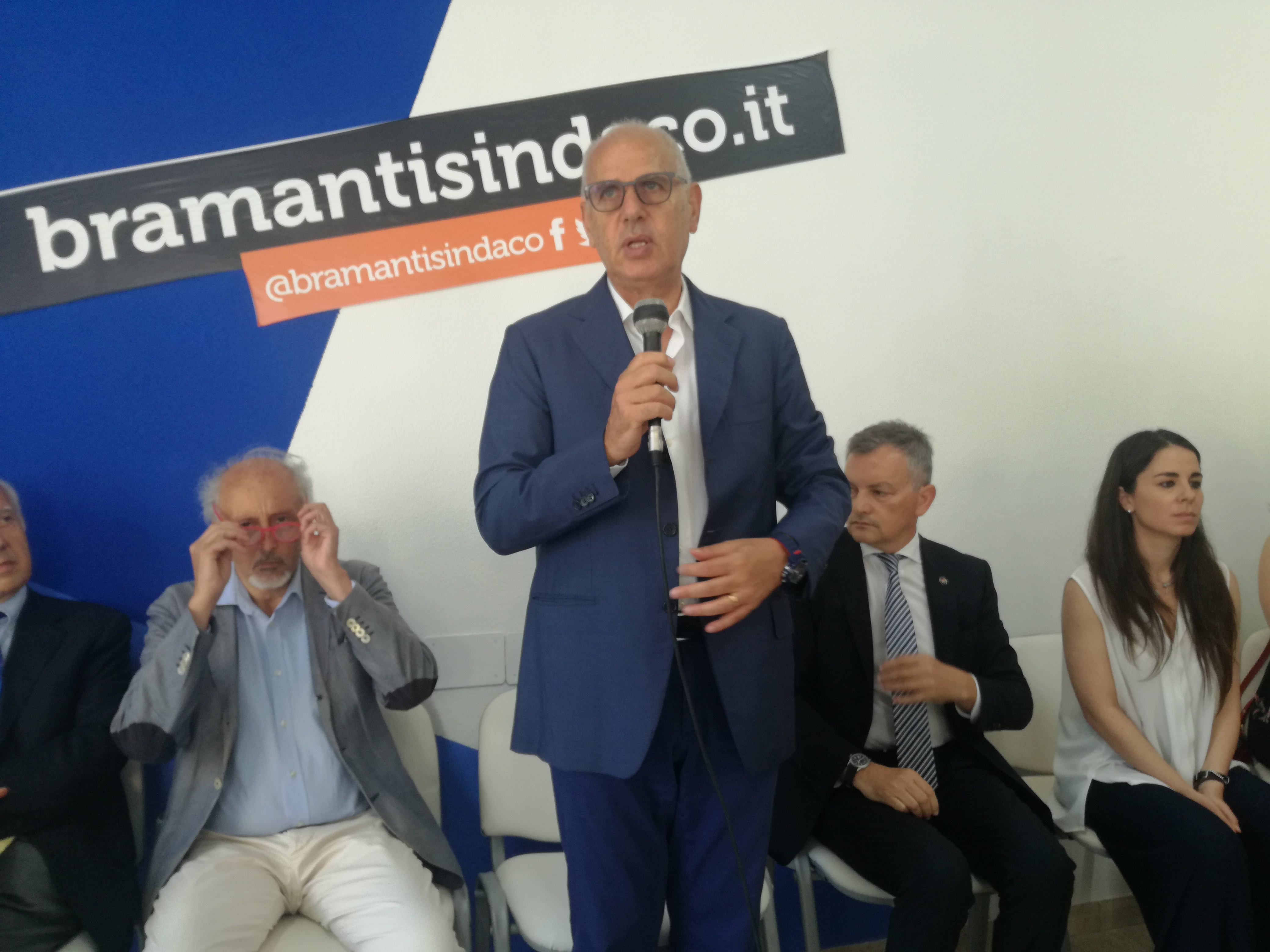 Ballottaggio, Bramanti presenta gli assessori: "Pronti alla rivoluzione della normalità"