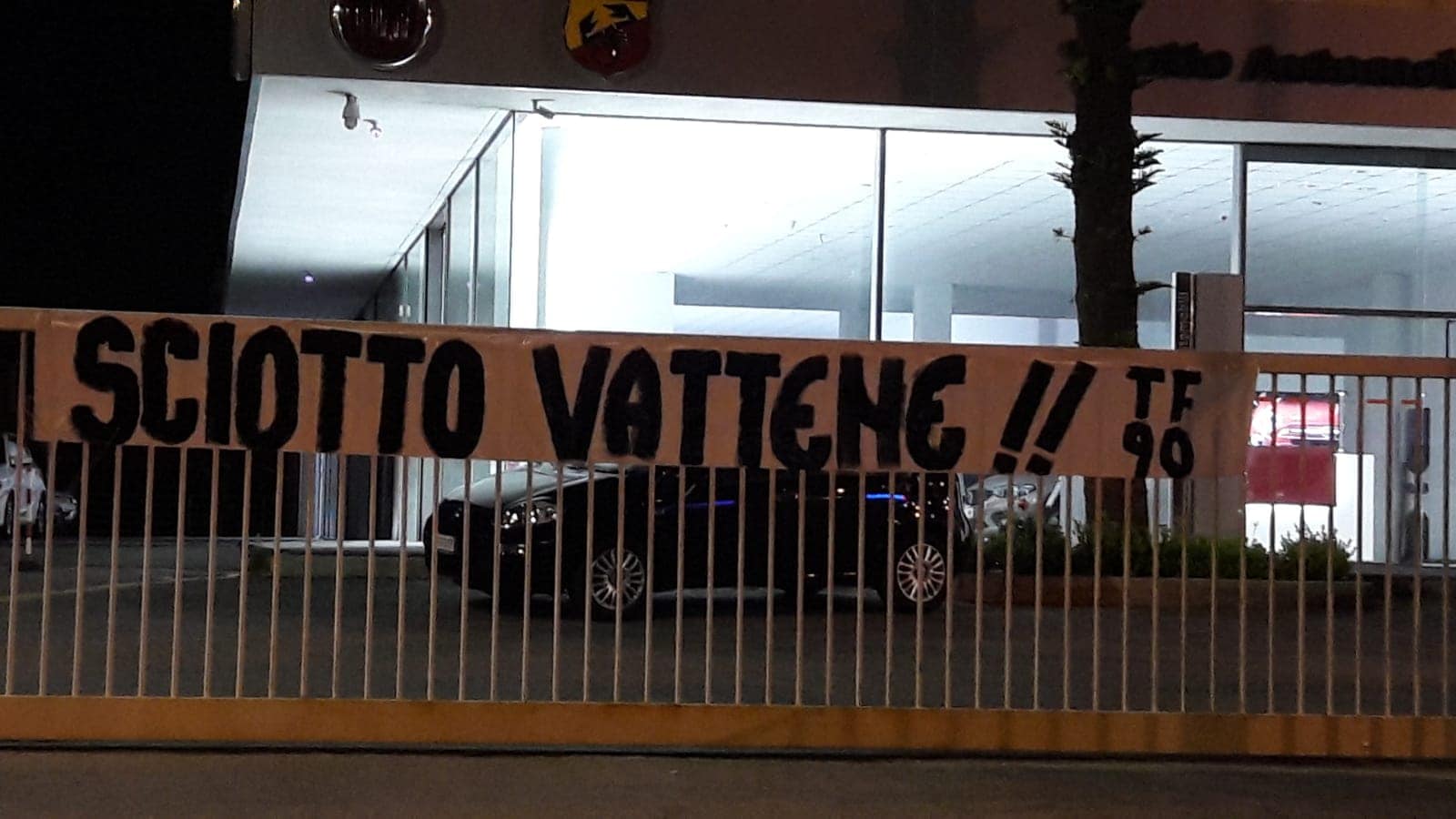 Acr Messina, messaggio forte e chiaro dei tifosi: "Sciotto vattene"