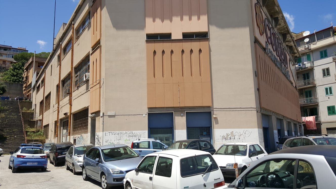 Avviata la bonifica dei locali ex Standa di via della Libertà