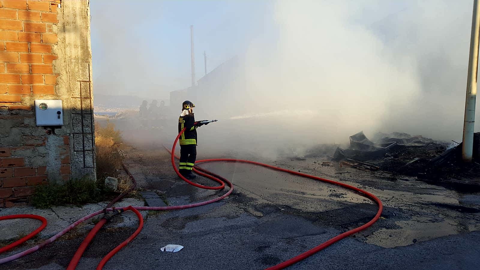 Combustione illecita di rifiuti, 41enne finisce ai domiciliari