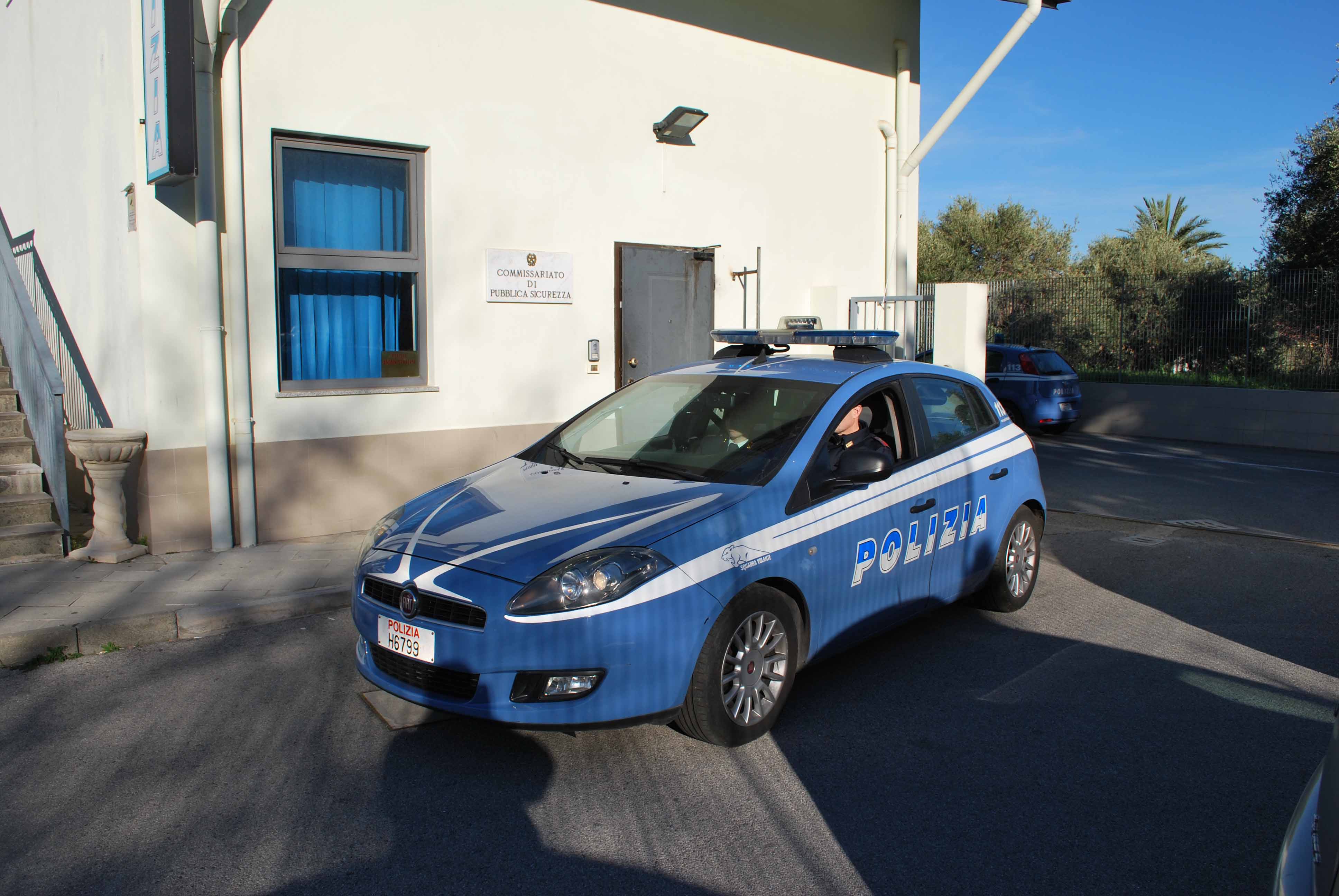 Controlli straordinari del territorio, 235 persone identificate dalla polizia