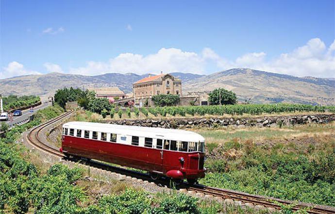 "Treni storici del gusto": suggestioni e prelibatezze made in Sicily con la Fondazione Fs