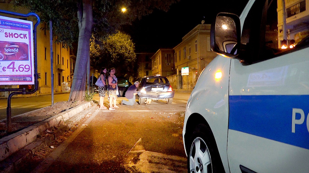 Tamponamento in via La Farina, ferita una donna