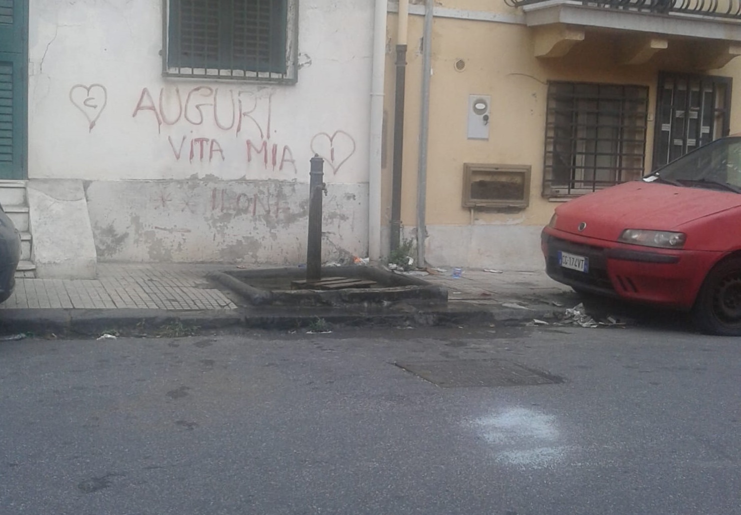 Tremestieri, qualcuno "protegga" la vecchia fontana di via Consolare Valeria