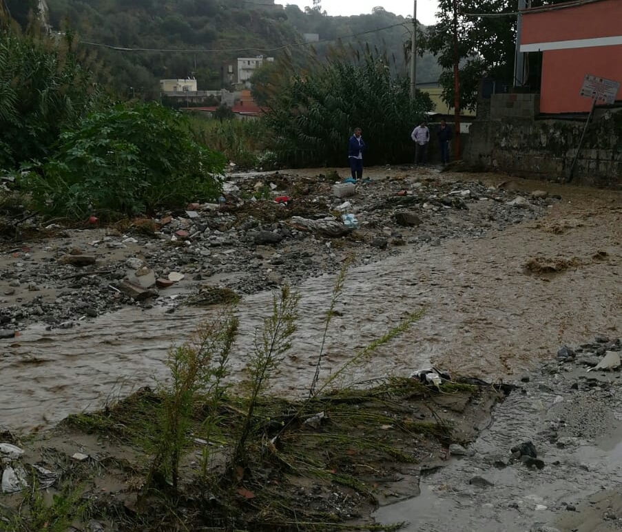 Domenica da tregenda, sirene di preallarme a Giampilieri. La Protezione civile avvisa: "Massima attenzione"