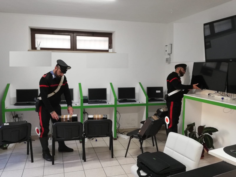 Mistretta, denunciato il titolare di un internet point