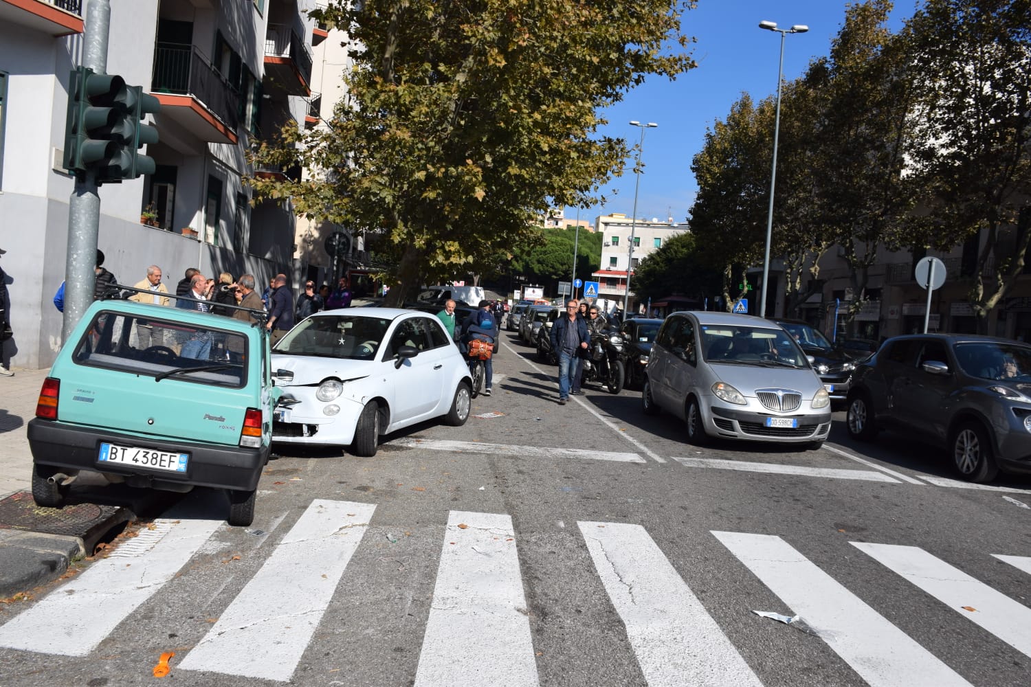 Scontro in via Garibaldi, 50enne muore colpito da malore