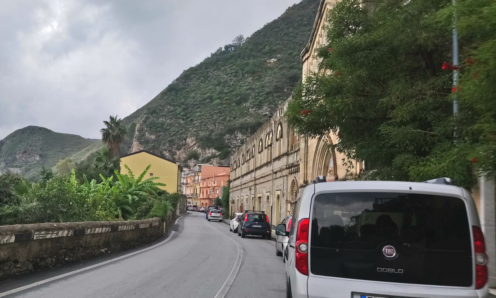 Svincolo A18 di Taormina chiuso, Giardini in tilt