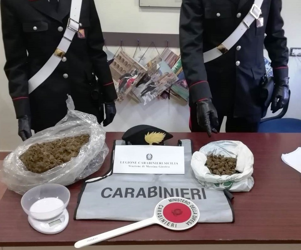 Nascondevano quasi due chili di droga, due giovani arrestati dai carabinieri di Giostra