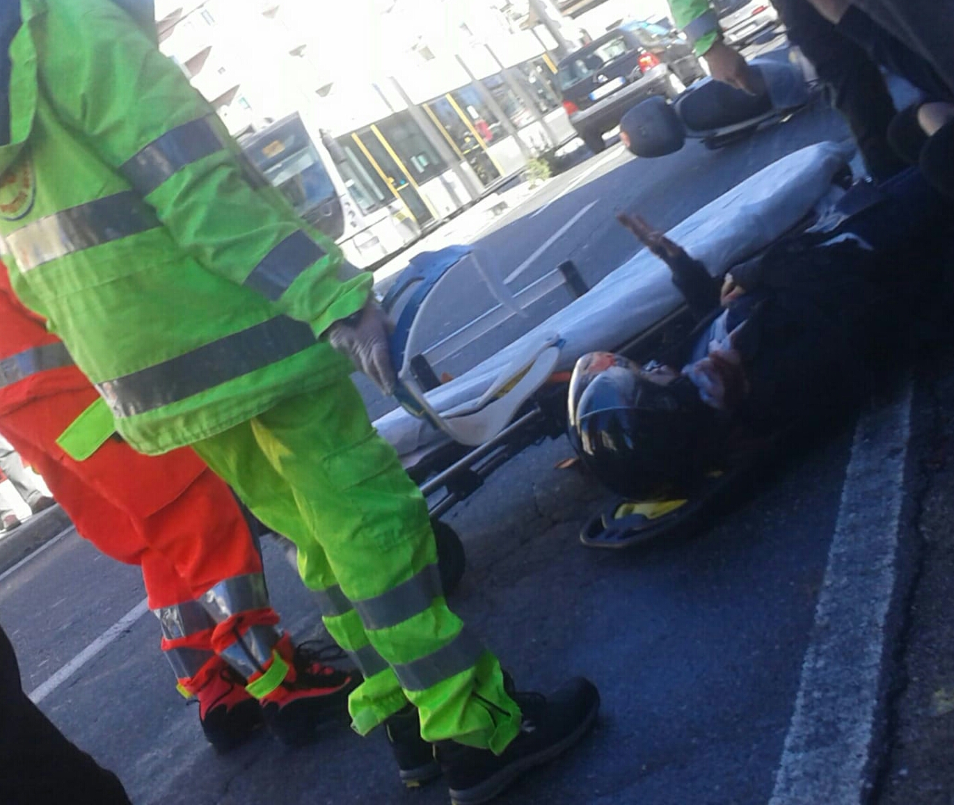 Scooterista finisce in ospedale dopo una caduta in via Bonino