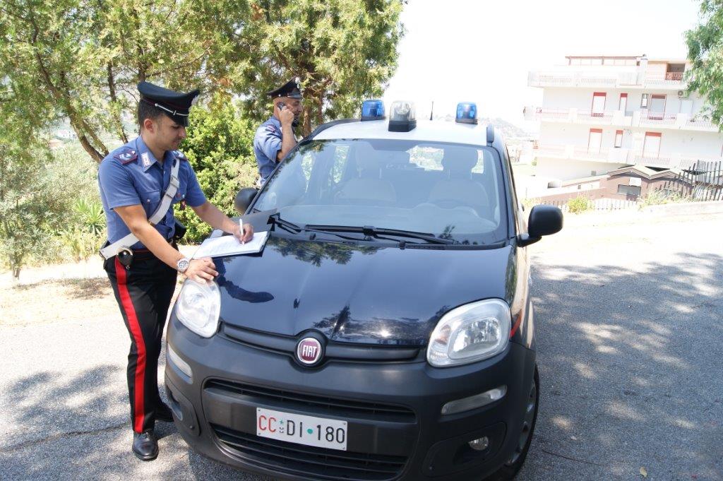 Malvagna, anziano ai domiciliari sorpreso fuori casa: scatta un arresto