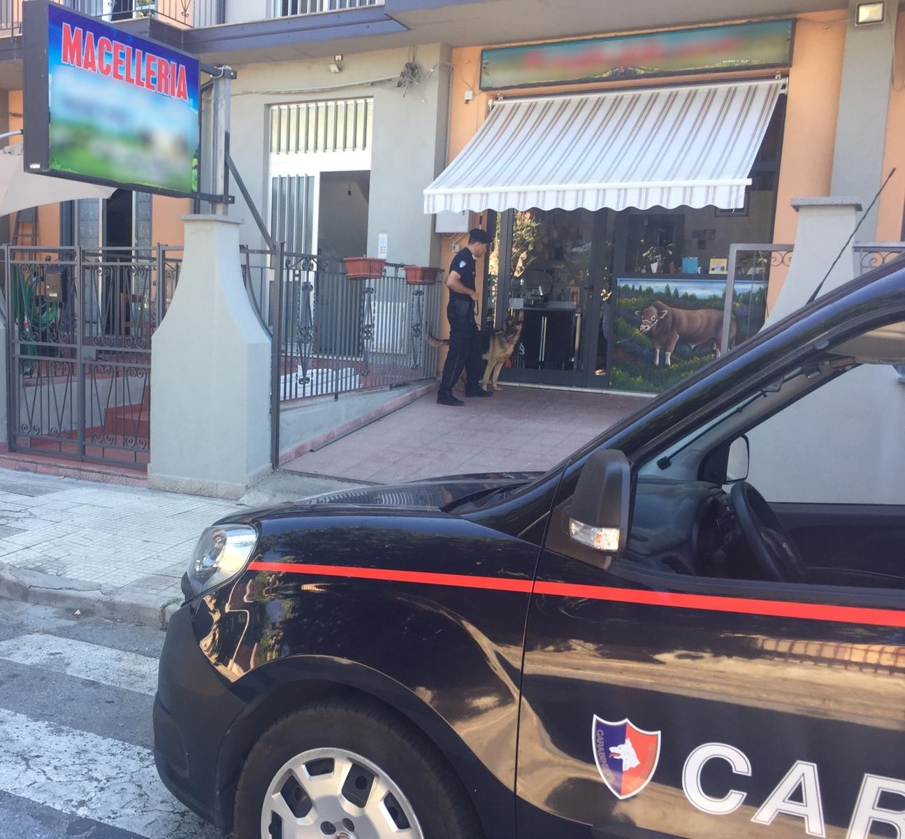 Basicò, macellaio sorpreso con della marijuana vicino al bancone