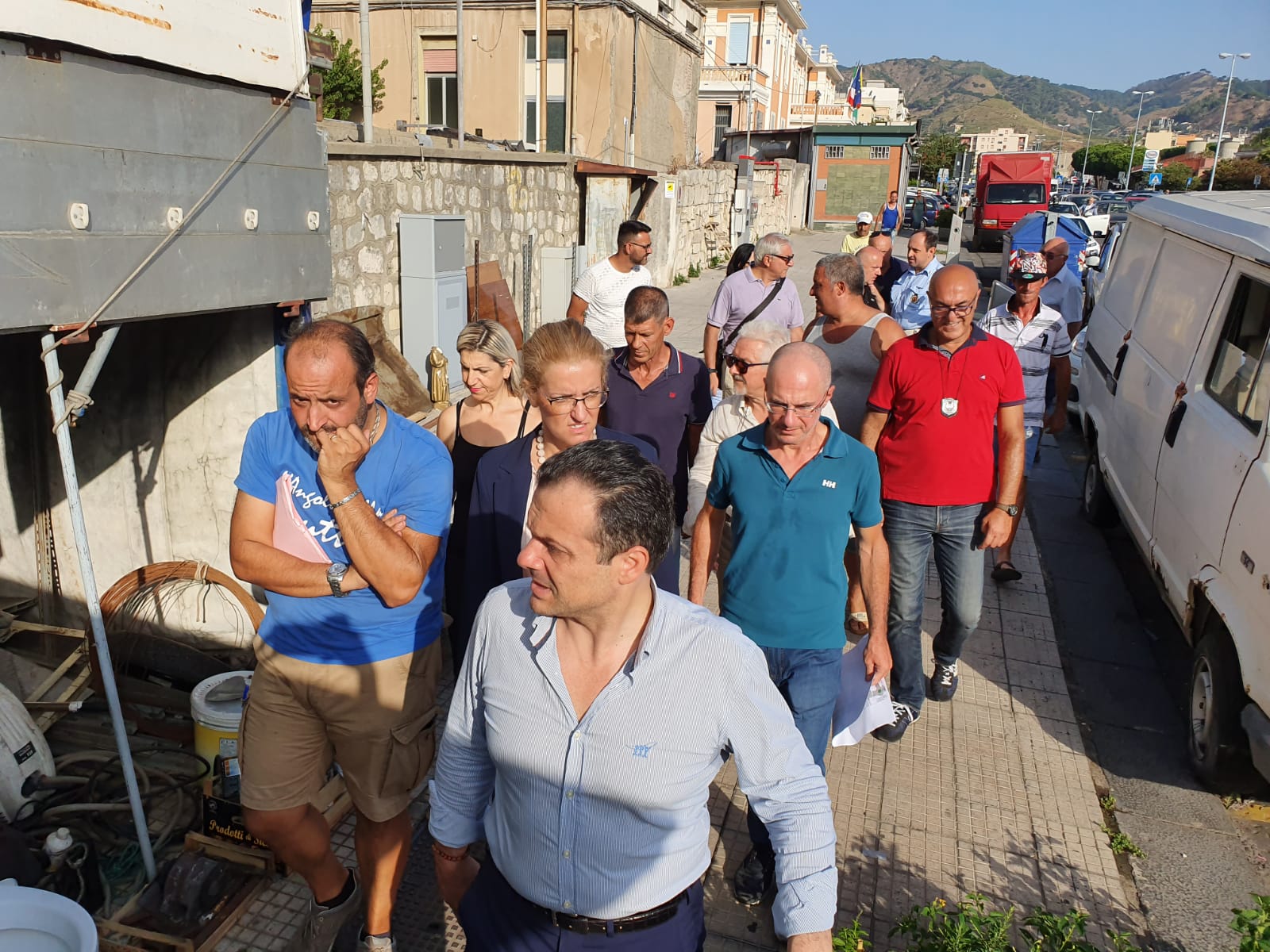 Ambulantato, nuovo blitz di De Luca sul viale Europa e al Largo la Rosa