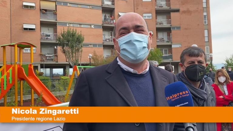 Zingaretti inaugura area verde complesso Ater Roma