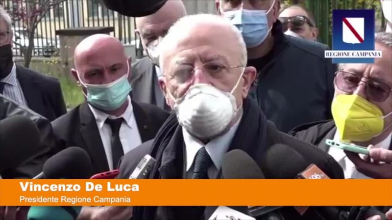 Vaccino, De Luca “In Campania non procederemo per fasce d’età”