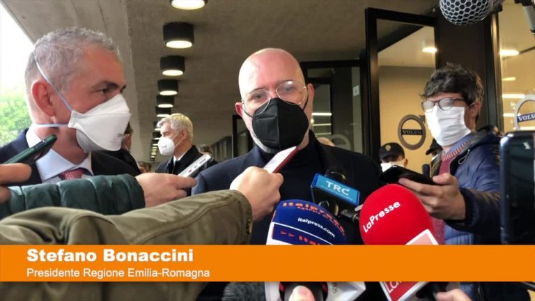 Bonaccini “Sui vaccini seguiamo linea del governo”