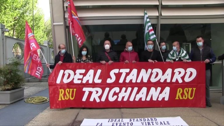 Lavoratori Ideal Standard temono delocalizzazione, manifestazione a Milano