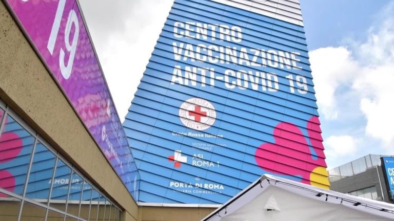 Vaccini, Figliuolo “Dopo gli over 65 dosi a tutte le classi d’età”