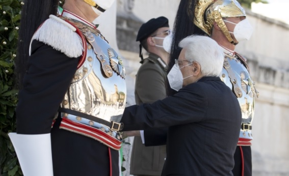 2 Giugno, Mattarella “Grati a chi ha difeso la Repubblica”