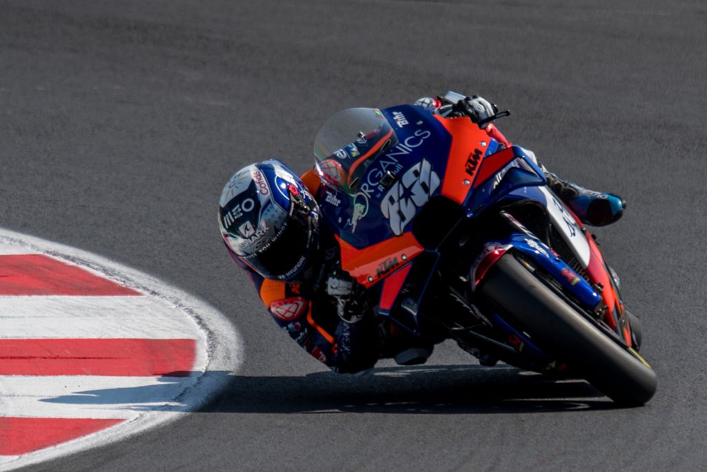 MotoGp, a Barcellona vince Oliveira davanti a Zarco