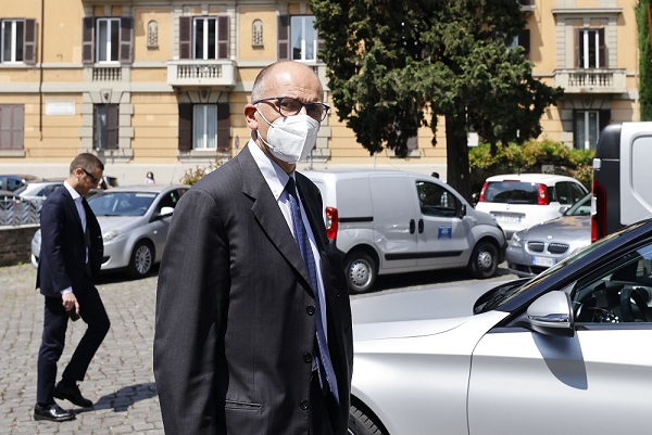 Primarie, Letta “12mila votanti a Torino messaggio importante”